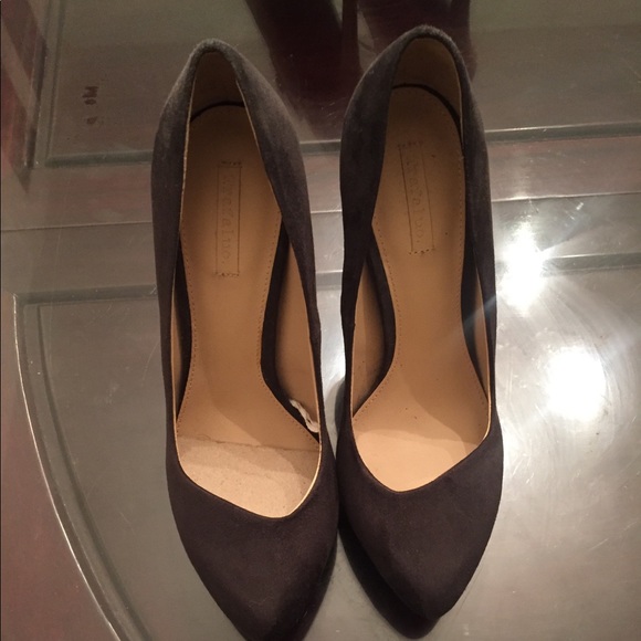 Trafaluc (Zara brand) Gray Suede Platform Pumps - Picture 2 of 4